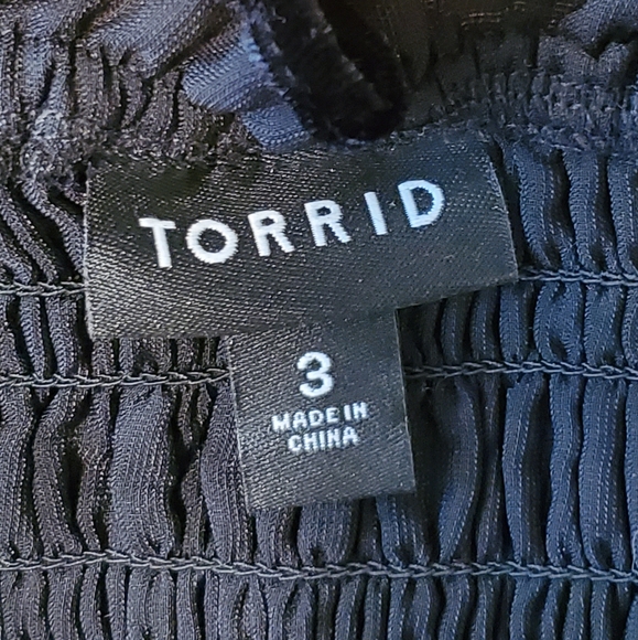 Black Fitted Ruffled Blouse - Picture 4 of 5